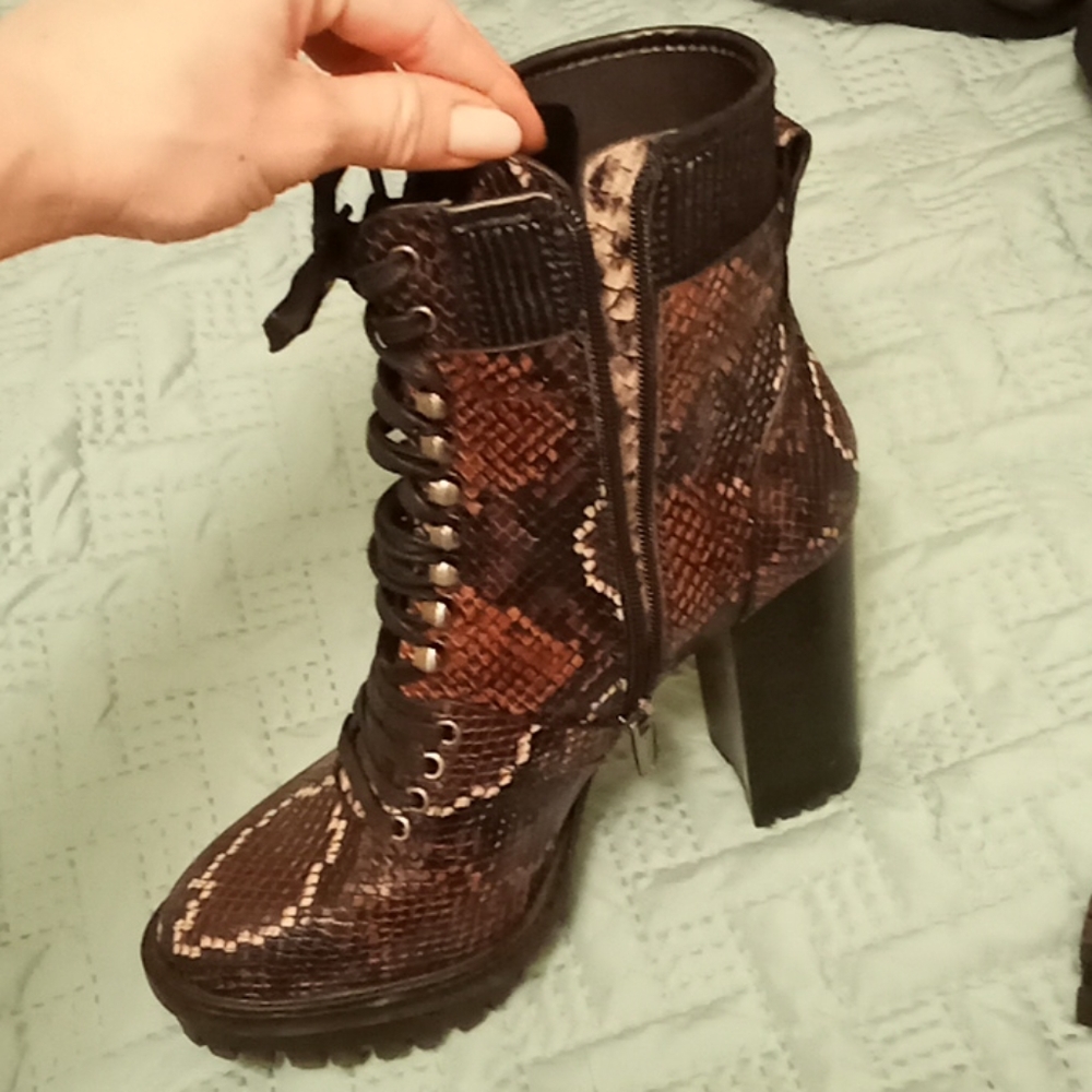 Brand new never worn vince Camuto womens boots